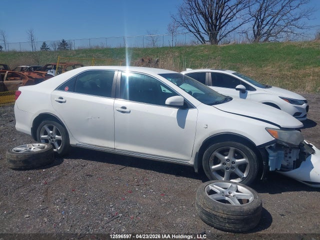 12596597 :رقم المزاد ، 4T1BF1FK1EU729920 vin ، 2014 Toyota Camry Le مزاد بيع