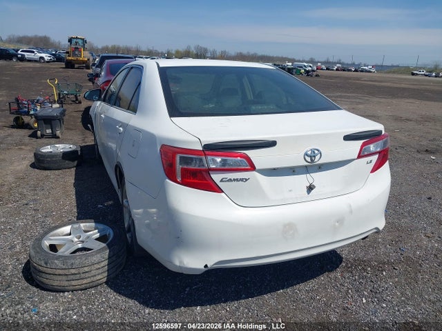12596597 :رقم المزاد ، 4T1BF1FK1EU729920 vin ، 2014 Toyota Camry Le مزاد بيع