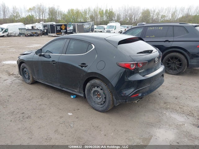 12596632 :رقم المزاد ، JM1BPAK79N1502866 vin ، 2022 Mazda Mazda3 Gx مزاد بيع