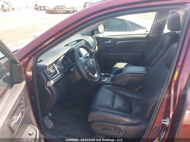 2015 Toyota Highlander Limited/ltd Platinum მანქანა იყიდება აუქციონზე, vin: 5TDDKRFH0FS173679, აუქციონის ნომერი: 12596680