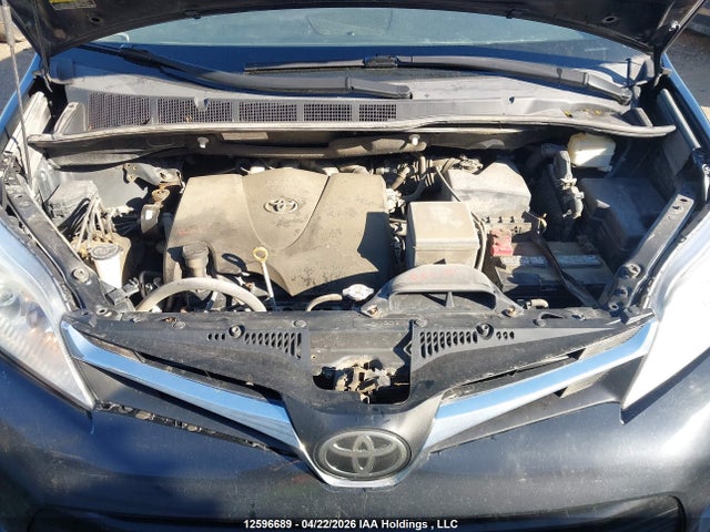 5TDKZ3DC3KS994499 Toyota SIENNA LE