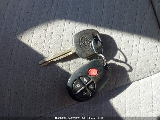 5TDKZ3DC3KS994499 Toyota SIENNA LE