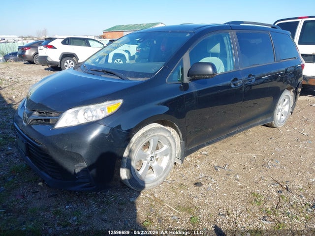 5TDKZ3DC3KS994499 Toyota SIENNA LE