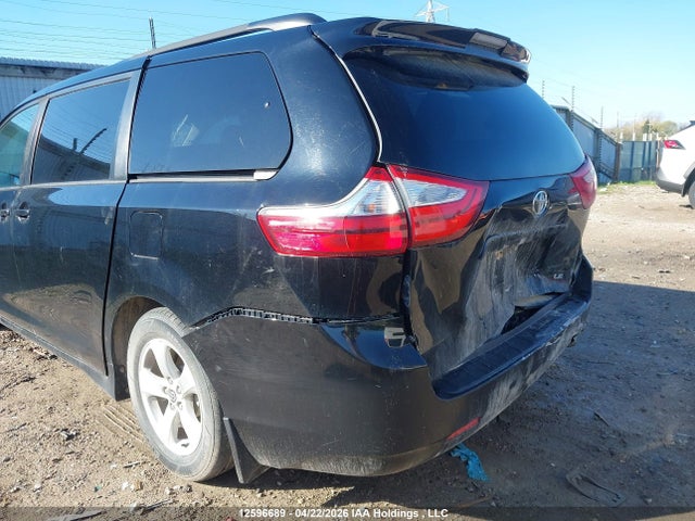 5TDKZ3DC3KS994499 Toyota SIENNA LE
