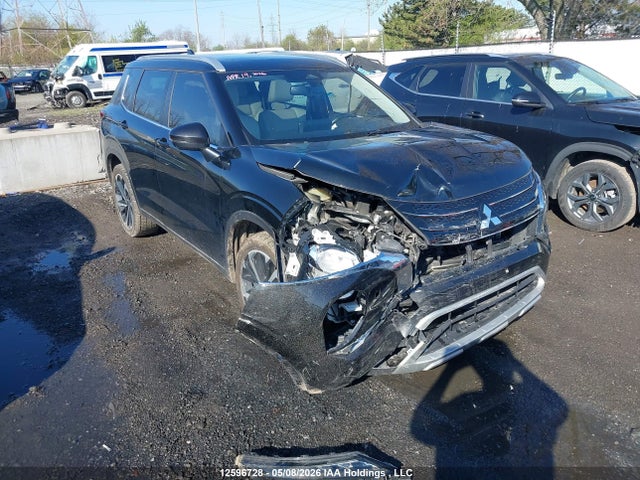 Mitsubishi Outlander Le/le Premium/noir/se/sel 2023 JA4J4UA89PZ616428 главное изображение
