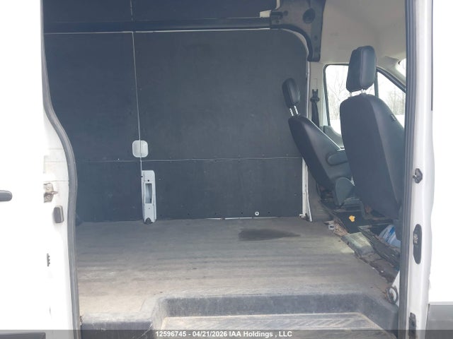 1FTBR2X8XNKA37543 Ford Transit T-250