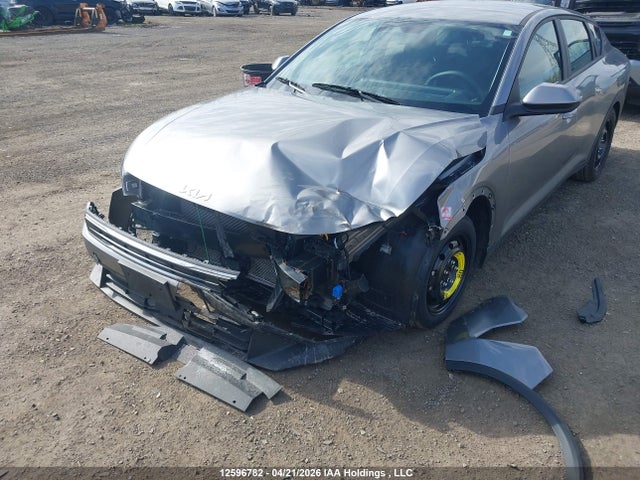 2025 Kia K4 Lx/lxs მანქანა იყიდება აუქციონზე, vin: 3KPFT4DE9SE077944, აუქციონის ნომერი: 12596782