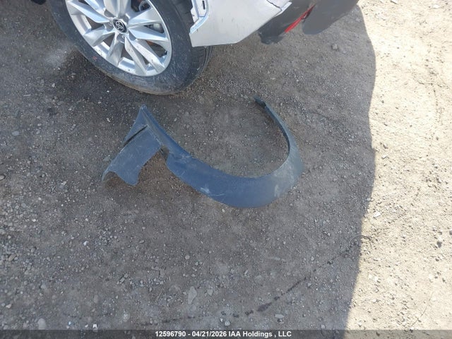 7MUCAABG5TV155998 Toyota Corolla Cross Le