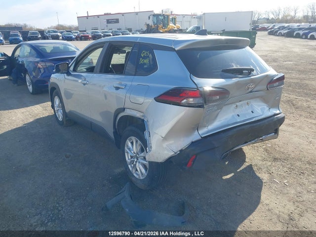 7MUCAABG5TV155998 Toyota Corolla Cross Le