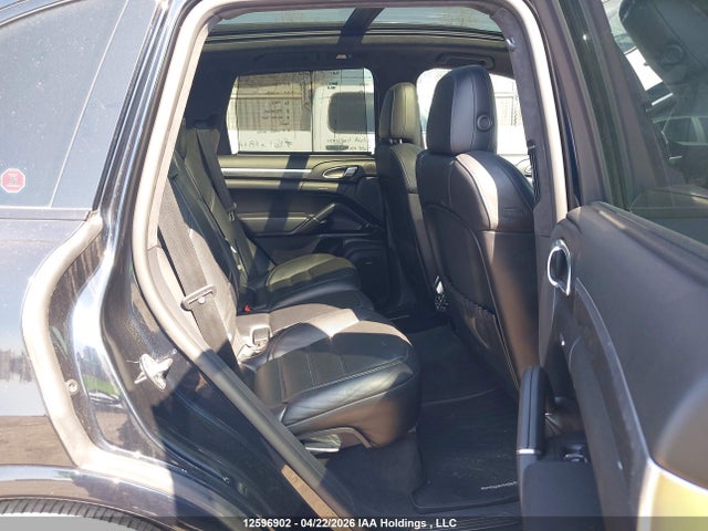 Porsche Cayenne Gts 2017 WP1AD2A28HLA81049 Image 8