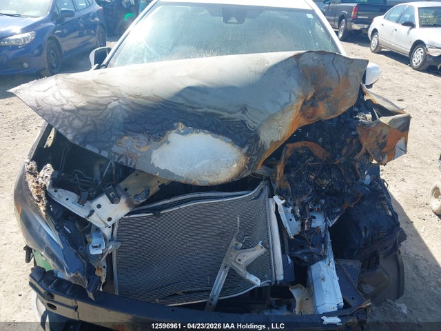 2T1BURHE3JC020784 Toyota COROLLA LE
