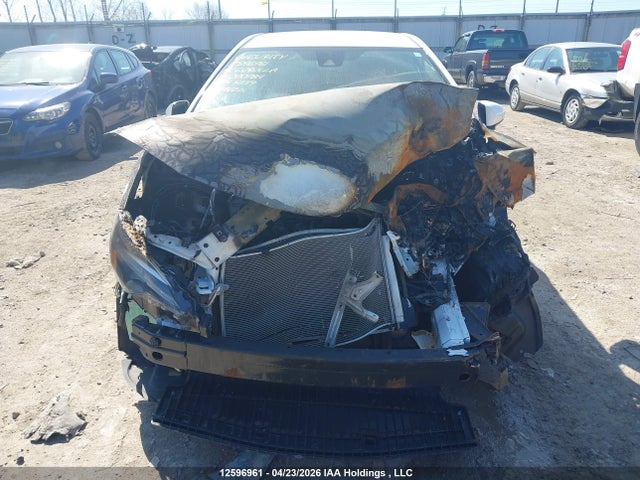 2T1BURHE3JC020784 Toyota COROLLA LE