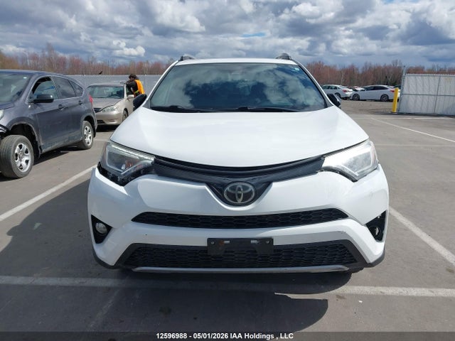 2T3JFREVXHW579937 Toyota RAV4 SE