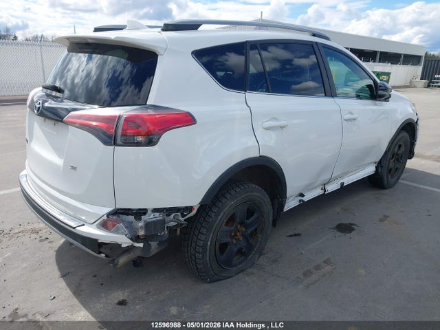 2T3JFREVXHW579937 Toyota RAV4 SE