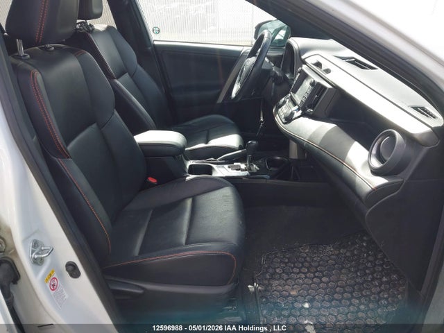 2T3JFREVXHW579937 Toyota RAV4 SE
