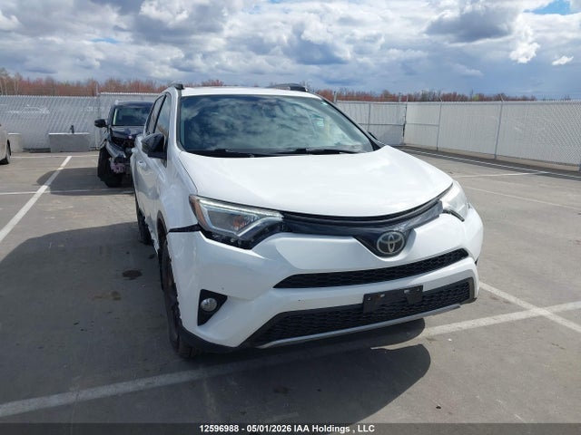 2T3JFREVXHW579937 Toyota RAV4 SE