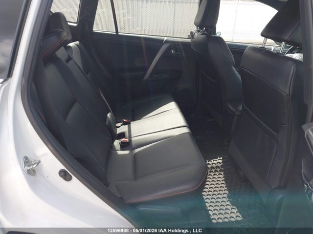 2T3JFREVXHW579937 Toyota RAV4 SE