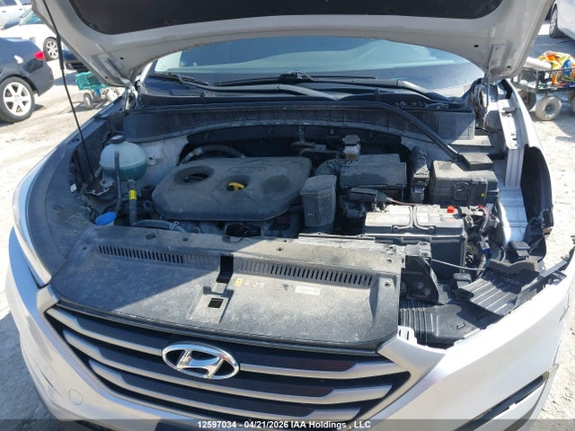 KM8J33A4XJU795983 Hyundai Tucson Se 2.0l