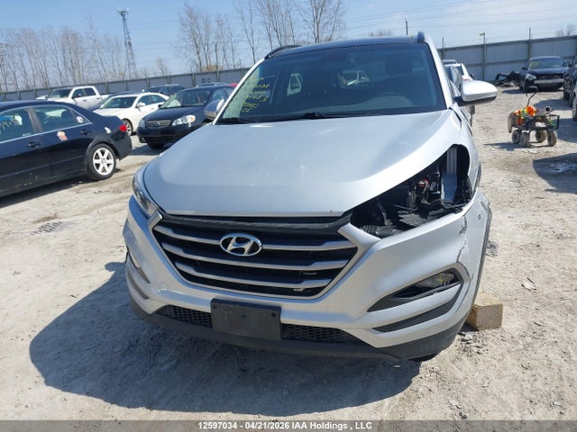 KM8J33A4XJU795983 Hyundai Tucson Se 2.0l