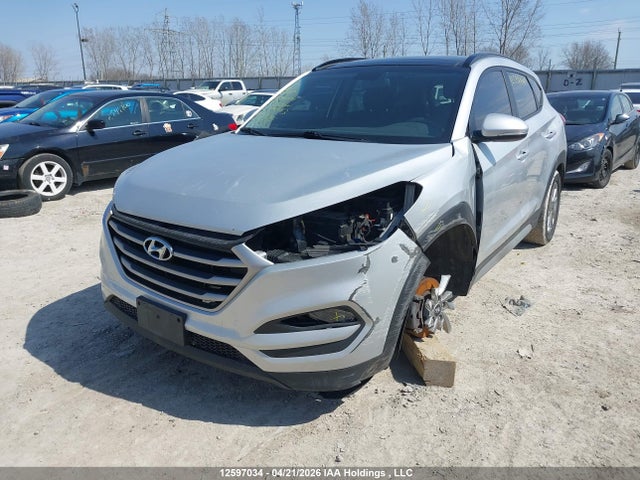 KM8J33A4XJU795983 Hyundai Tucson Se 2.0l