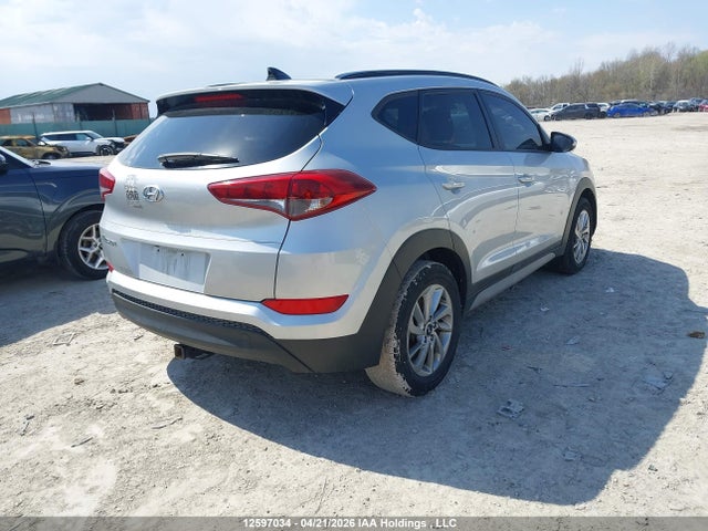 KM8J33A4XJU795983 Hyundai Tucson Se 2.0l