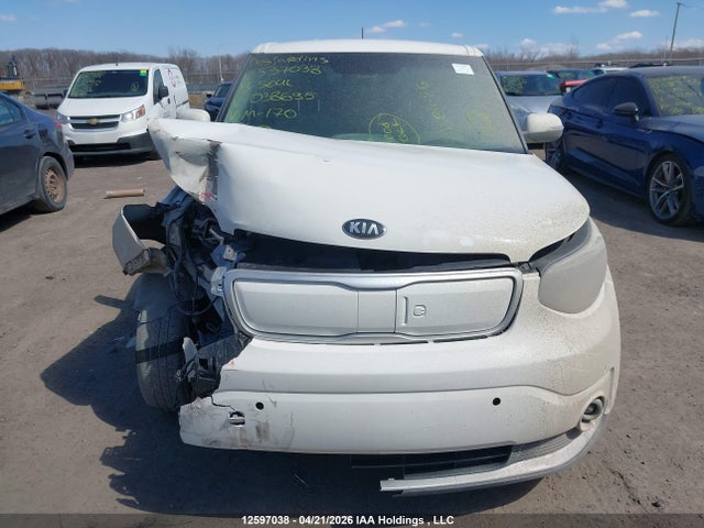 KNDJX3AEXK7038695 KIA Soul Ev +