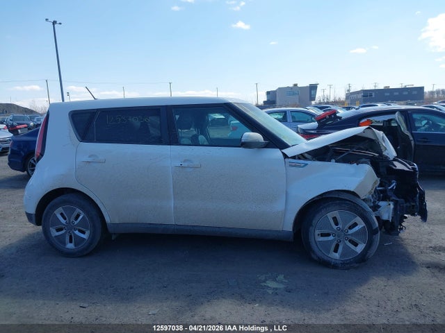KNDJX3AEXK7038695 KIA Soul Ev +