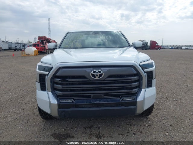 2022 Toyota Tundra Limited მანქანა იყიდება აუქციონზე, vin: 5TFJA5DB7NX046059, აუქციონის ნომერი: 12597099