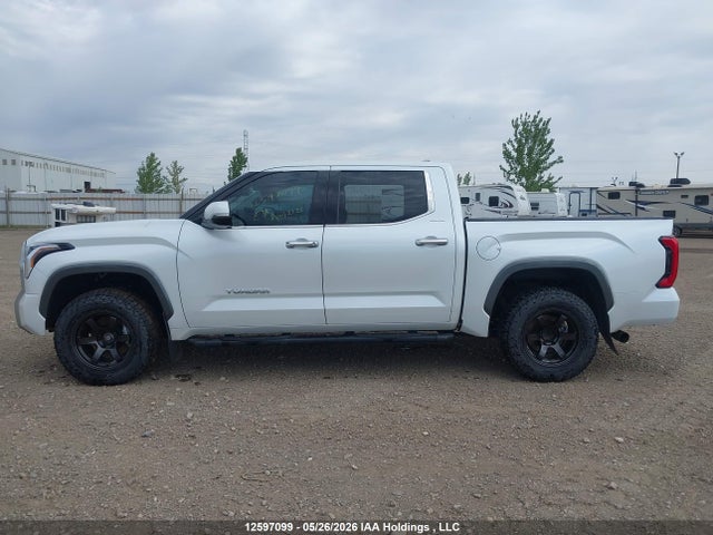 2022 Toyota Tundra Limited მანქანა იყიდება აუქციონზე, vin: 5TFJA5DB7NX046059, აუქციონის ნომერი: 12597099