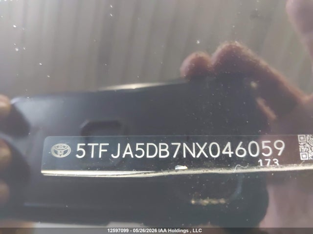 2022 Toyota Tundra Limited მანქანა იყიდება აუქციონზე, vin: 5TFJA5DB7NX046059, აუქციონის ნომერი: 12597099