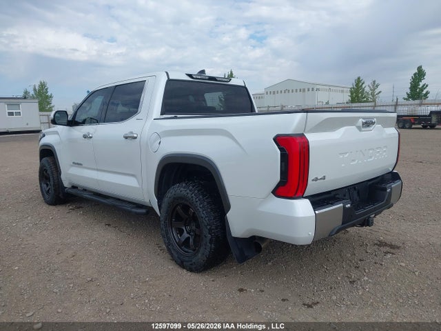 2022 Toyota Tundra Limited მანქანა იყიდება აუქციონზე, vin: 5TFJA5DB7NX046059, აუქციონის ნომერი: 12597099
