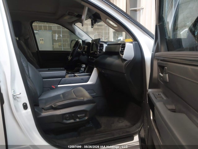 2022 Toyota Tundra Limited მანქანა იყიდება აუქციონზე, vin: 5TFJA5DB7NX046059, აუქციონის ნომერი: 12597099