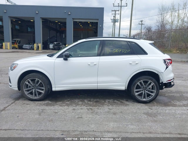 WA1AUCF32S1064527 Audi Q3 Premium 40