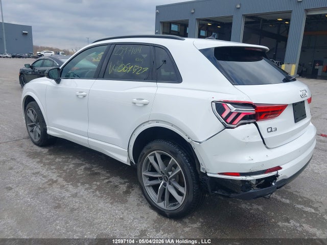 WA1AUCF32S1064527 Audi Q3 Premium 40
