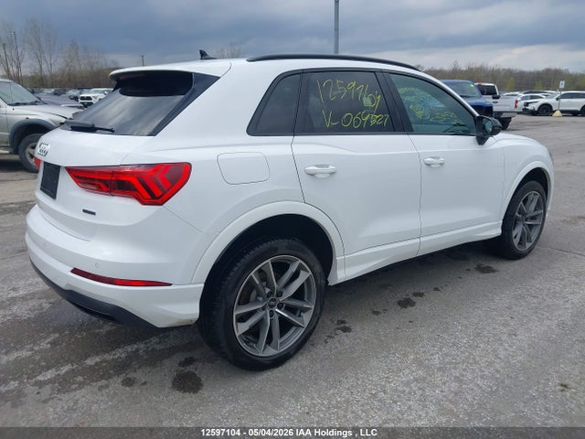 WA1AUCF32S1064527 Audi Q3 Premium 40