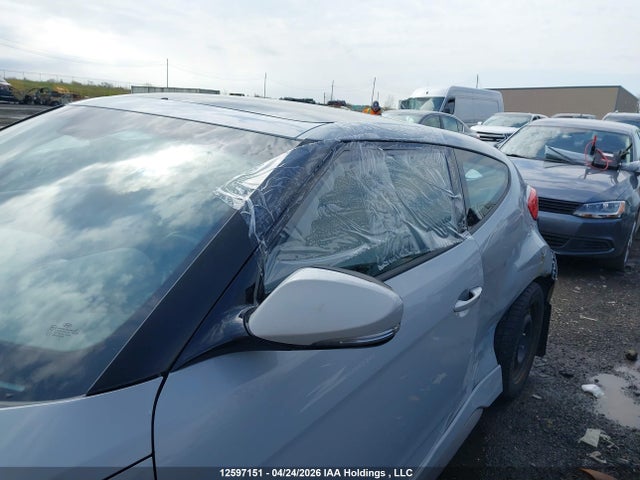 12597151 :رقم المزاد ، KMHTC6AE2FU217421 vin ، 2015 Hyundai Veloster Turbo مزاد بيع
