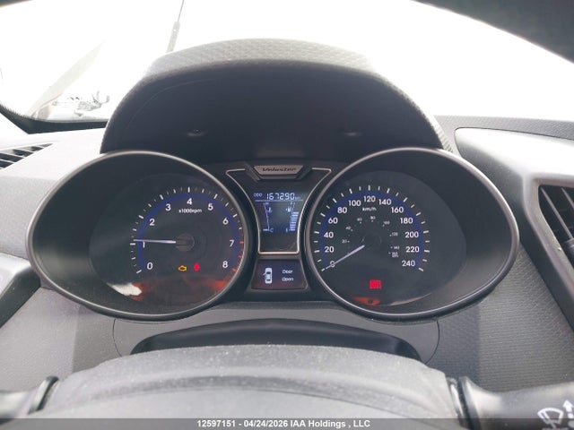 12597151 :رقم المزاد ، KMHTC6AE2FU217421 vin ، 2015 Hyundai Veloster Turbo مزاد بيع