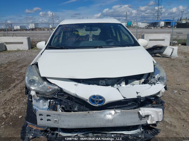 JTDZN3EU3FJ020977 Toyota PRIUS V