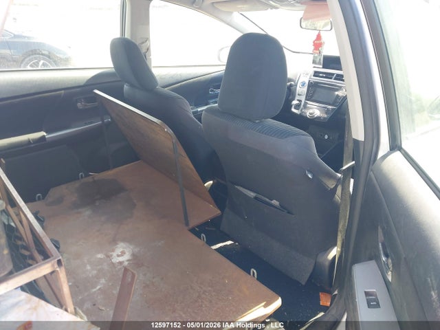 JTDZN3EU3FJ020977 Toyota PRIUS V