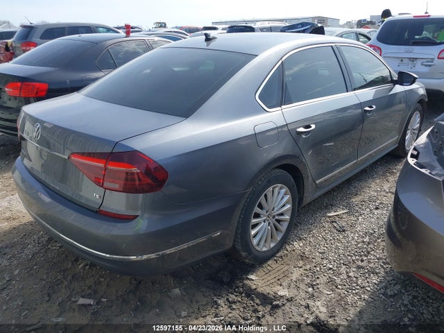 1VWBT7A33HC068088 Volkswagen Passat 1.8 Tsi Comfortline
