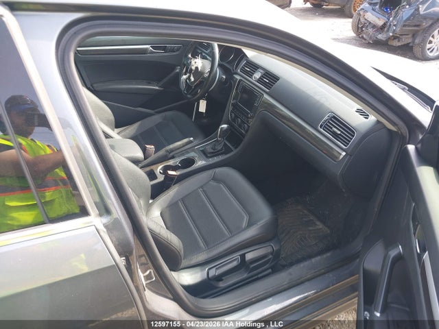 1VWBT7A33HC068088 Volkswagen Passat 1.8 Tsi Comfortline