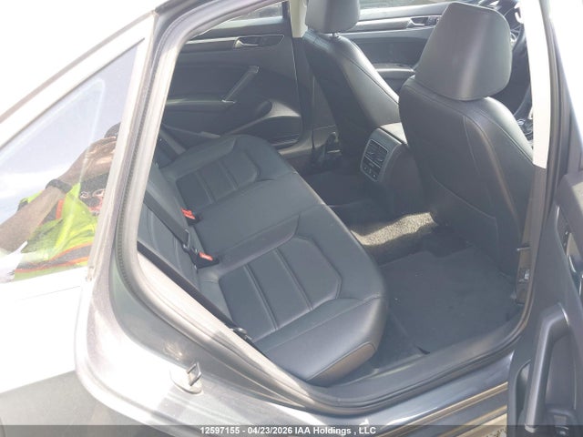 1VWBT7A33HC068088 Volkswagen Passat 1.8 Tsi Comfortline