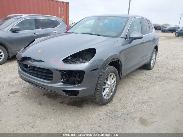 Porsche Cayenne Platinum Edition 2017 WP1AA2A28HKA85844 Image 2