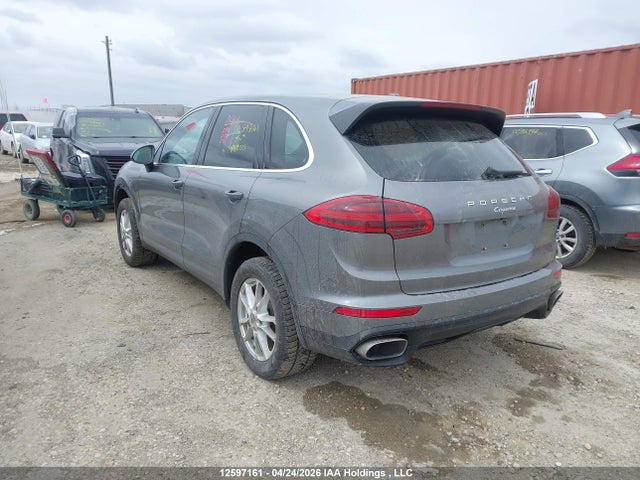 Porsche Cayenne Platinum Edition 2017 WP1AA2A28HKA85844 Image 3