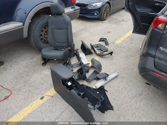 12597202 :رقم المزاد ، 2T3R1RFV7NC287966 vin ، 2022 Toyota Rav4 Xle مزاد بيع