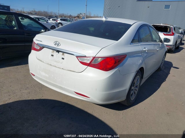 2012 Hyundai Sonata Gl მანქანა იყიდება აუქციონზე, vin: 5NPEB4AC6CH397981, აუქციონის ნომერი: 12597237