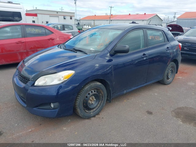 12597286 :رقم المزاد ، 2T1KU4EEXAC424298 vin ، 2010 Toyota Matrix مزاد بيع