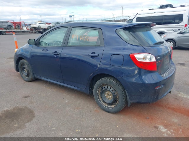 12597286 :رقم المزاد ، 2T1KU4EEXAC424298 vin ، 2010 Toyota Matrix مزاد بيع