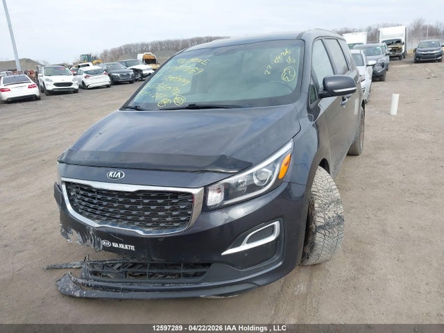 KNDMB5C17K6556092 KIA SEDONA LX