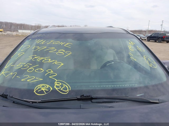 KNDMB5C17K6556092 KIA SEDONA LX